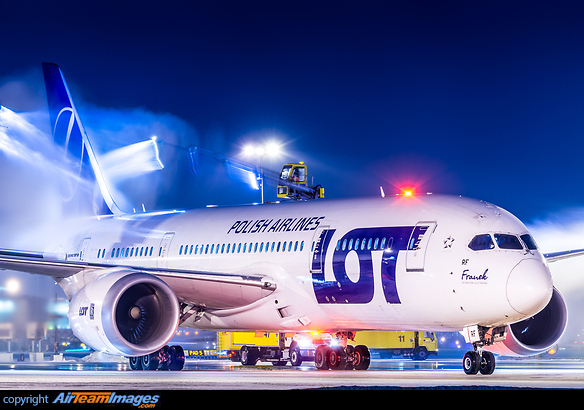 Boeing 787-8 Dreamliner Boeing 787-8 Dreamliner