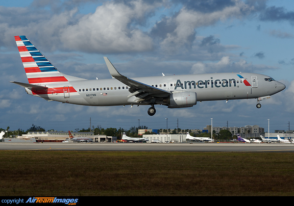 Boeing 737-823 Boeing 737-823