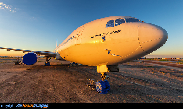 Boeing 777-300 Boeing 777-300