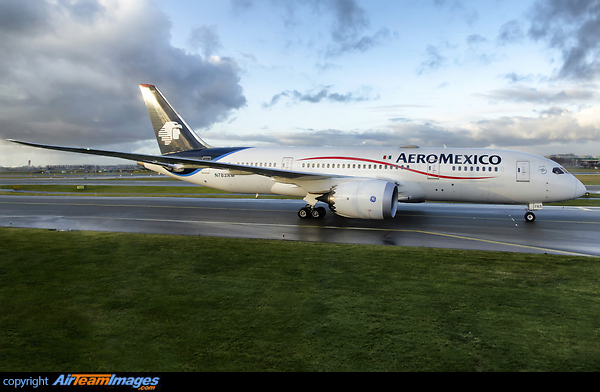 Boeing 787-8 Dreamliner Boeing 787-8 Dreamliner