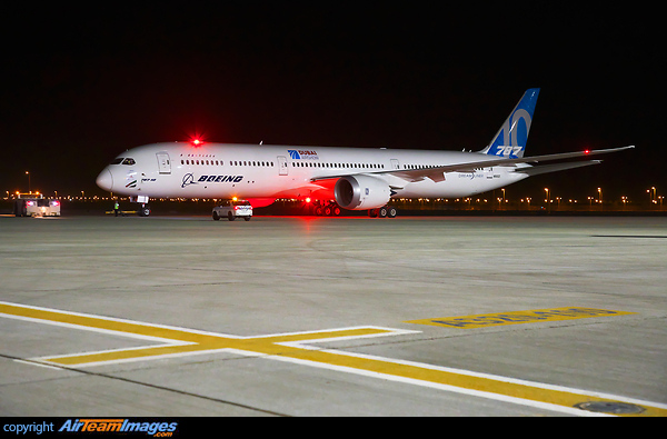 Boeing 787-10 Dreamliner Boeing 787-10 Dreamliner