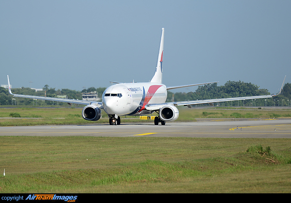 Boeing 737-8H6 Boeing 737-8H6