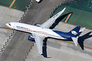 Boeing 737-852