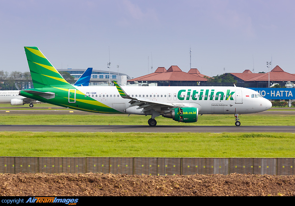 Airbus A320-214 Airbus A320-214
