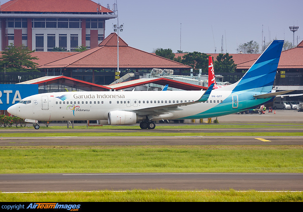 Boeing 737-8U3 Boeing 737-8U3