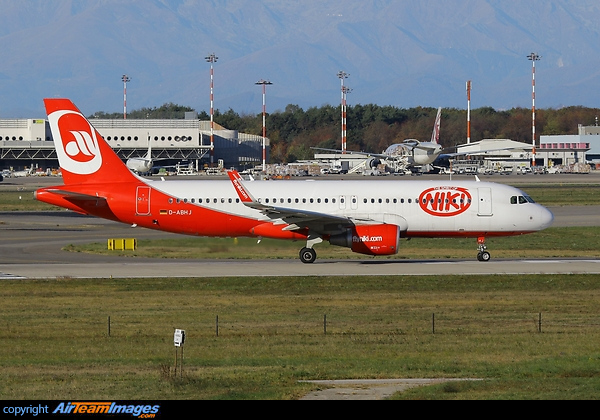 Airbus A320-214 Airbus A320-214
