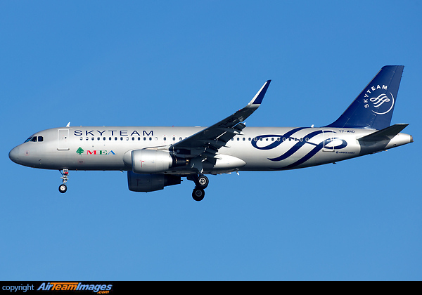 Airbus A320-214 Airbus A320-214