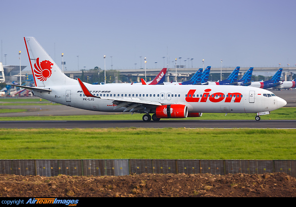 Boeing 737-8GP Boeing 737-8GP