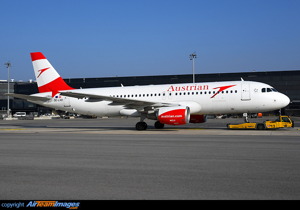 Airbus A320-216 Airbus A320-216