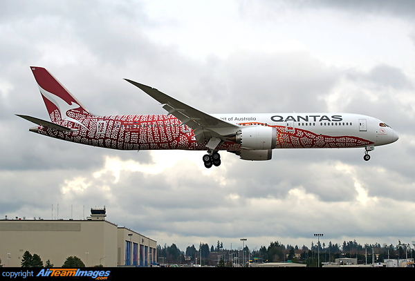 Qantas 4th dreamliner named "Emily Kame Kngwarreye" painted in "Yam Dreaming" special colours livery Boeing 787-9 Dreamliner