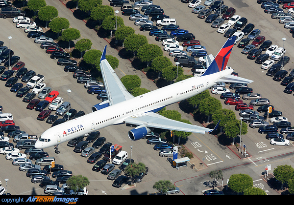 Boeing 757-351 Boeing 757-351