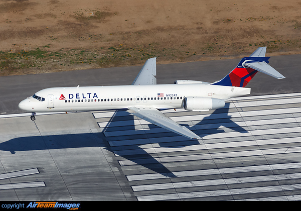 Boeing 717-2BD Boeing 717-2BD