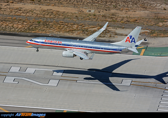Boeing 737-823 Boeing 737-823