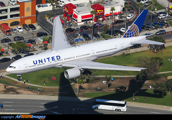 Boeing 777-222/ER Boeing 777-222/ER