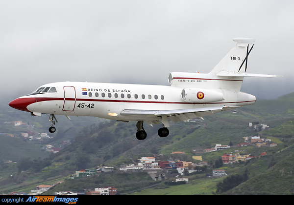 Arriving from Madrid to Tenerife North, this Falcon 900 with HM King Felipe VI, on an Official Visit Dassault Falcon 900B