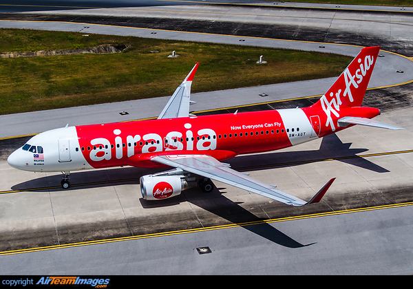 Airbus A320-216 Airbus A320-216