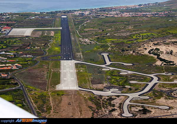 Airport overview and military appron on the right. A C212 is visible. Porto Santo Airport