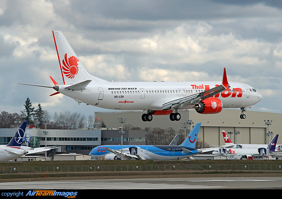 Boeing 737-9 MAX Boeing 737-9 MAX