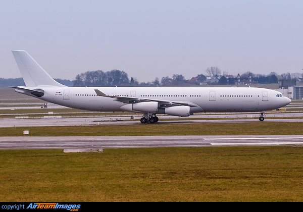 New Belgian start up Air Belgium with two former Finnair Airbus A340-300 aircraft. Will be fully painted In the next few days.
This one is ex OH-LQC. Airbus A340-313