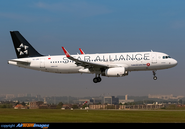 Airbus A320-232 Airbus A320-232