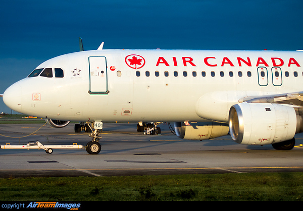 Airbus A320-211 Airbus A320-211