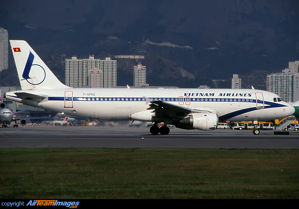 Airbus A320-211 Airbus A320-211