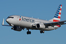 Boeing 737-823