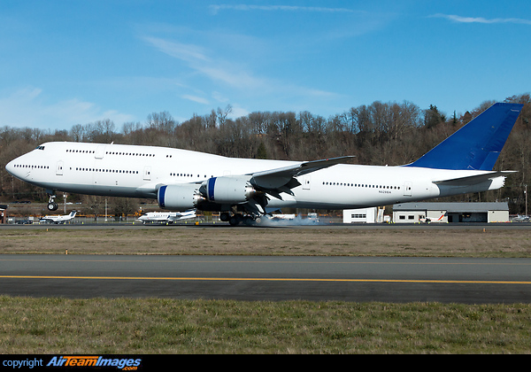 Test frame arriving back at Boeing Field from Kelly Field Boeing 747-830