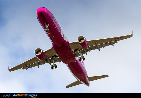Airbus A321-211 Airbus A321-211