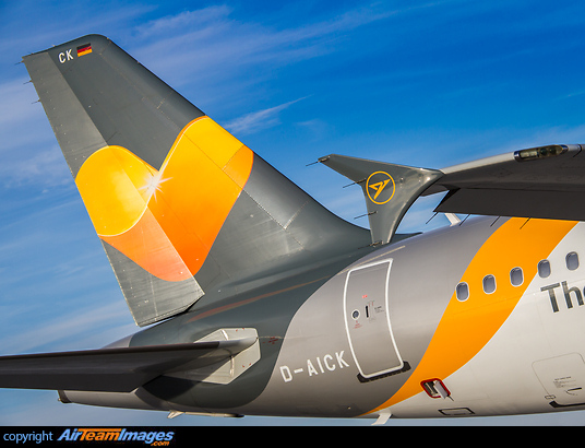 Airbus A320-212 Airbus A320-212
