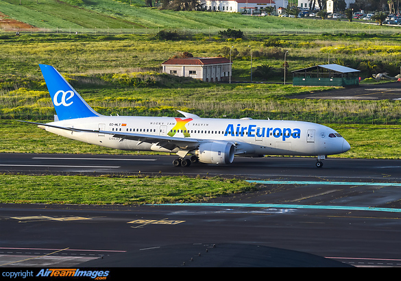 Boeing 787-8 Dreamliner Boeing 787-8 Dreamliner