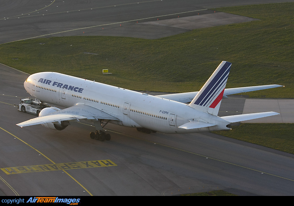 Boeing 777-228/ER Boeing 777-228/ER