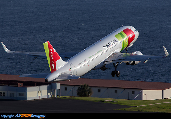 Airbus A320-214 Airbus A320-214