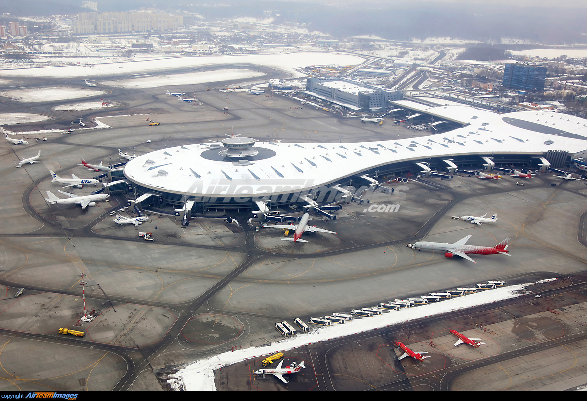 Moscow Vnukovo Airport - Large Preview - AirTeamImages.com