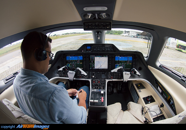 Embraer EMB-505 Phenom 300 Embraer EMB-505 Phenom 300