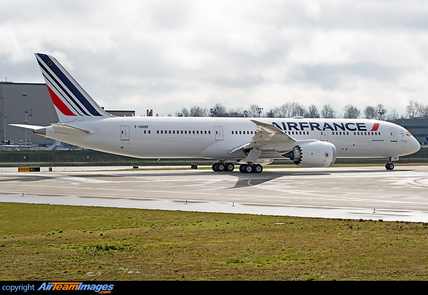 Boeing 787-9 Dreamliner Boeing 787-9 Dreamliner