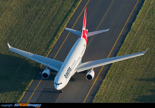 Airbus A330-202 Airbus A330-202