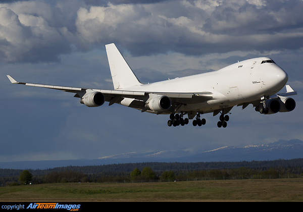 Boeing 747-4KZ(F) Boeing 747-4KZ(F)