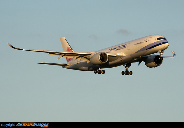 CI53 arriving from Brisbane in the evening light. Airbus A350-941