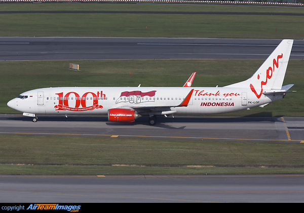 Lion Air has placed massive orders for Boeing 737NGs and when it received its 100th aircraft, it thanked its Indonesian customers for their support. Boeing 737-9GP/ER