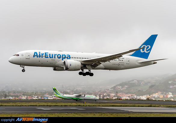Boeing 787-8 Dreamliner Boeing 787-8 Dreamliner