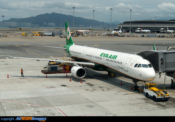 Airbus A321-211 Airbus A321-211