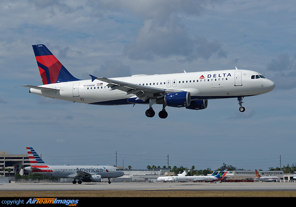 Airbus A320-212 Airbus A320-212