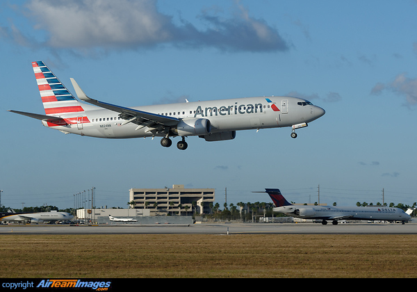 Boeing 737-823 Boeing 737-823