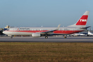 Boeing 737-823
