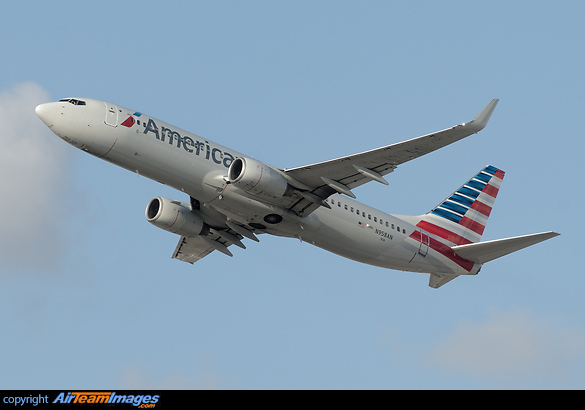 Boeing 737-823 Boeing 737-823