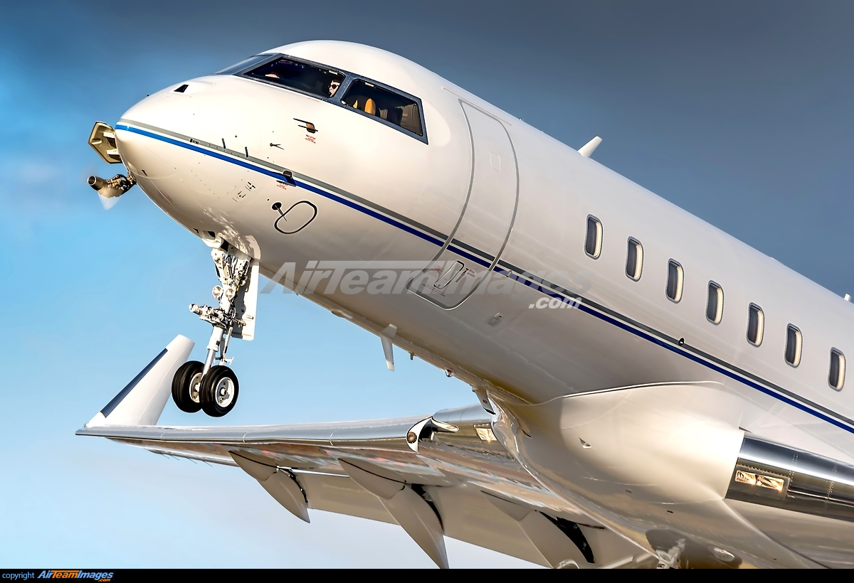 Download Bombardier Global 5000 Large Preview Airteamimages Com PSD Mockup Templates