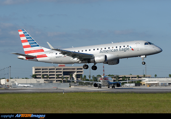 Embraer ERJ-175LR Embraer ERJ-175LR