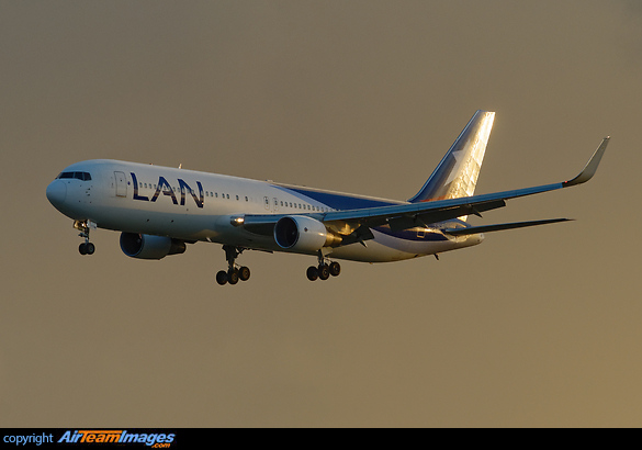 Boeing 767-352/ER Boeing 767-352/ER