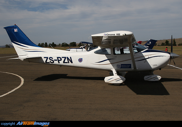 EAA Convention and Fly In. Cessna 182Q Skylane
